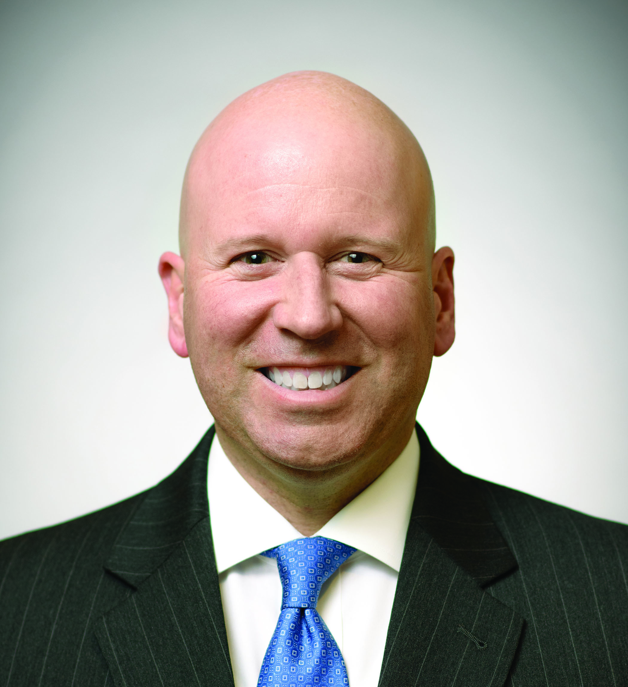 Banker, Aaron Bieszczad